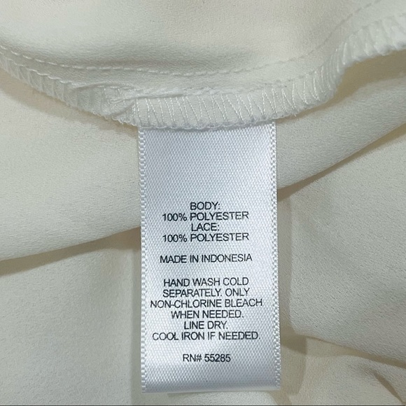 Express Cream Cutout Blouse NWT - Picture 4 of 4